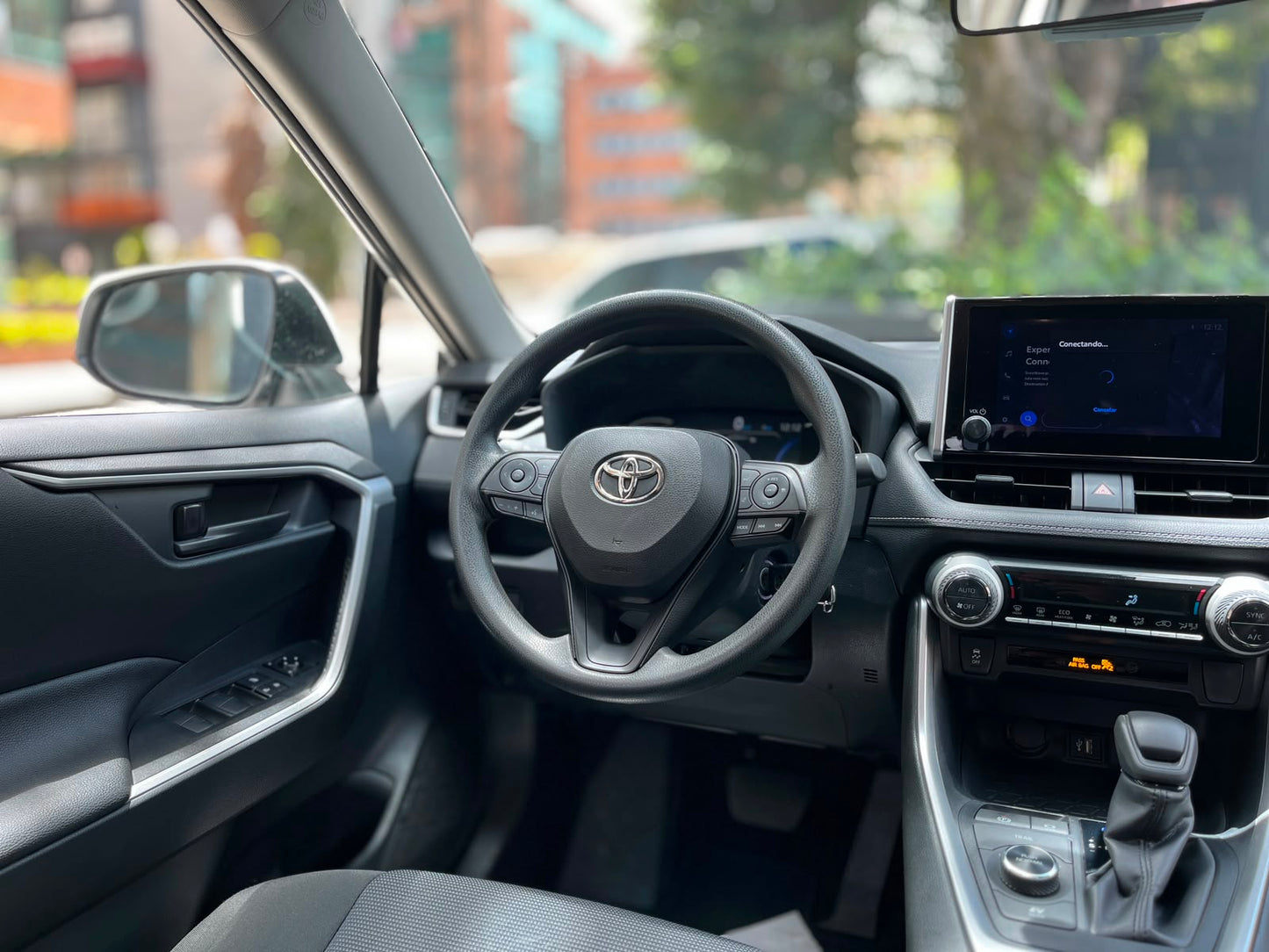 Toyota RAV4 LE Hybrid Modelo 2024