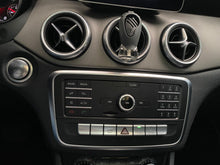 Cargar imagen en el visor de la galería, Mercedes-Benz CLA 180 Modelo 2019
