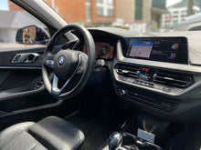 Cargar imagen en el visor de la galería, BMW 118I Modelo 2021
