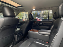 Cargar imagen en el visor de la galería, INFINITI QX80 Modelo 2019
