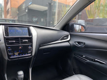 Cargar imagen en el visor de la galería, Toyota Yaris XS Modelo 2022
