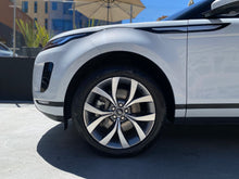 Cargar imagen en el visor de la galería, Land Rover Range Rover Evoque P250S Modelo 2020
