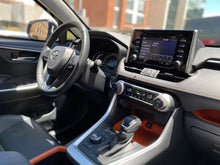Cargar imagen en el visor de la galería, Toyota RAV4 Limited Modelo 2022
