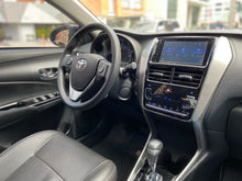 Cargar imagen en el visor de la galería, Toyota Yaris XS Modelo 2022
