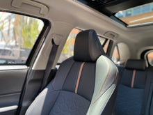 Cargar imagen en el visor de la galería, Toyota RAV4 Limited Modelo 2022
