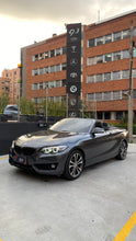 Cargar imagen en el visor de la galería, BMW 220I Cabriolet Modelo 2020
