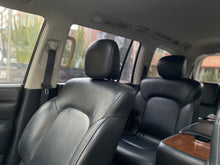 Cargar imagen en el visor de la galería, INFINITI QX80 Modelo 2019
