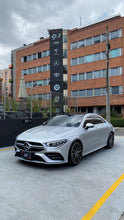 Cargar imagen en el visor de la galería, Mercedes-Benz AMG CLA 35 4MATIC Modelo 2022
