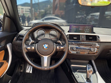 Cargar imagen en el visor de la galería, BMW M240I Cabriolet Modelo 2021
