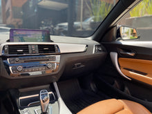 Cargar imagen en el visor de la galería, BMW M240I Cabriolet Modelo 2021
