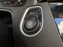 Cargar imagen en el visor de la galería, BMW M240I Cabriolet Modelo 2021
