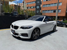 Cargar imagen en el visor de la galería, BMW M240I Cabriolet Modelo 2021
