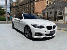Cargar imagen en el visor de la galería, BMW M240I Cabriolet Modelo 2021
