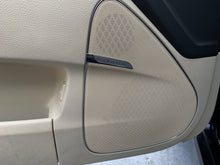 Cargar imagen en el visor de la galería, Hyundai Equus GLS Modelo 2016

