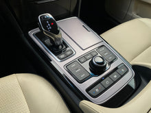 Cargar imagen en el visor de la galería, Hyundai Equus GLS Modelo 2016
