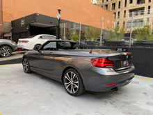 Cargar imagen en el visor de la galería, BMW 220I Cabriolet Modelo 2020
