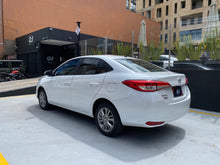 Cargar imagen en el visor de la galería, Toyota Yaris XS Modelo 2022
