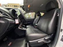 Cargar imagen en el visor de la galería, Toyota Yaris XS Modelo 2022
