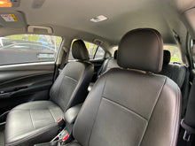 Cargar imagen en el visor de la galería, Toyota Yaris XS Modelo 2022
