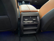 Cargar imagen en el visor de la galería, BMW X5 xDrive50I Modelo 2019
