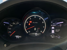 Cargar imagen en el visor de la galería, Porsche Macan Turbo Modelo 2020
