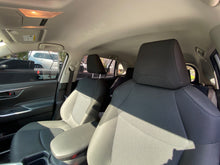 Cargar imagen en el visor de la galería, Toyota RAV 4 LE Híbrida Modelo 2021
