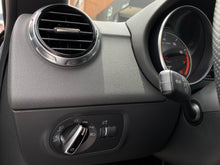 Cargar imagen en el visor de la galería, Audi TT Turbo S-Line Modelo 2015
