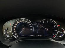 Cargar imagen en el visor de la galería, BMW 520I Modelo 2018
