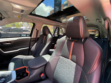 Cargar imagen en el visor de la galería, Toyota RAV4 Limited Modelo 2022
