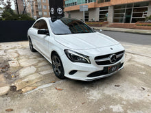 Cargar imagen en el visor de la galería, Mercedes-Benz CLA 180 Blanco Polar Modelo 2019
