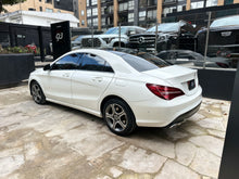 Cargar imagen en el visor de la galería, Mercedes-Benz CLA 180 Blanco Polar Modelo 2019
