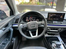 Cargar imagen en el visor de la galería, Audi Q5 45 TFSI Quattro  Modelo 2021
