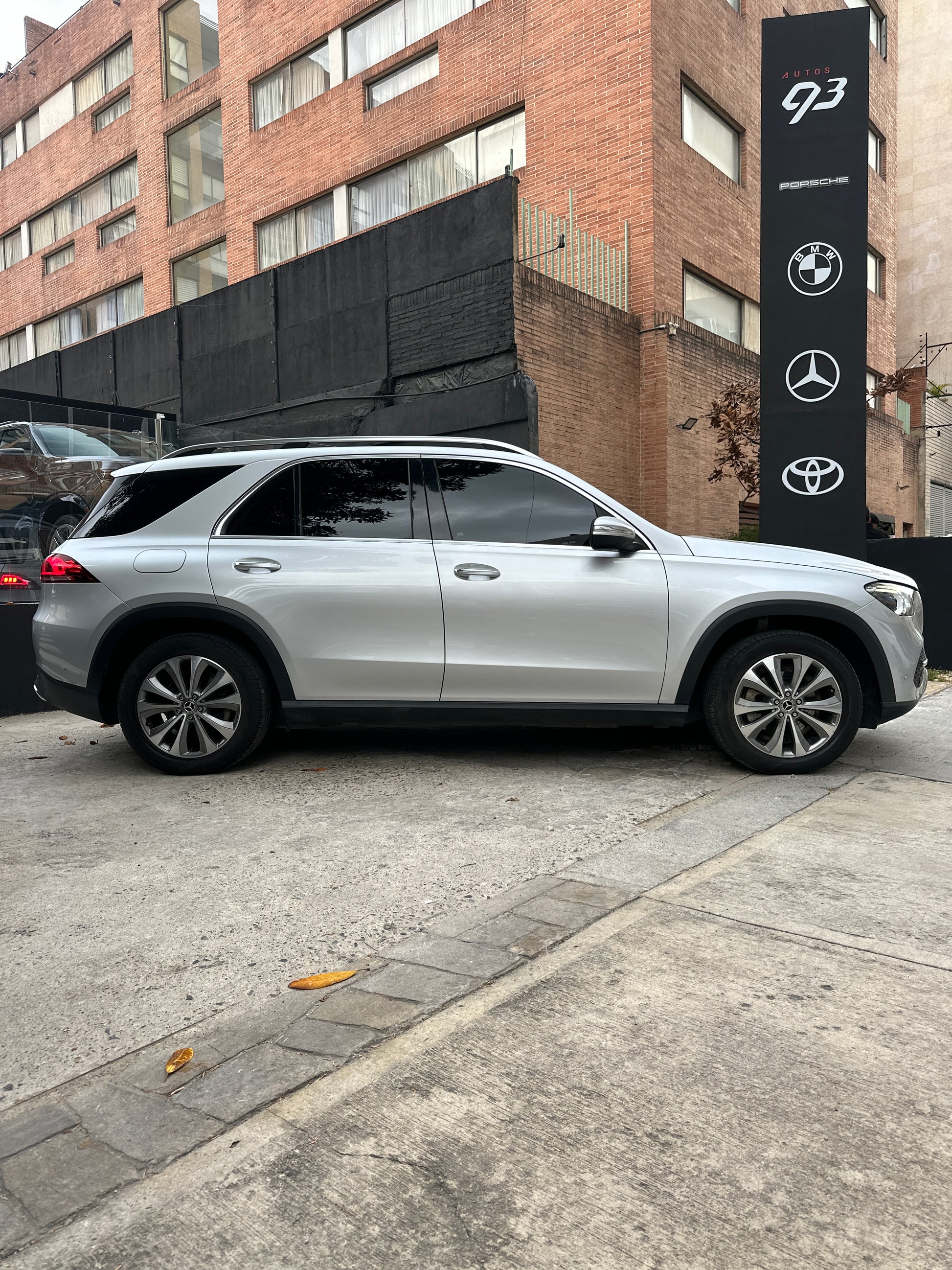 Mercedes-Benz GLE 300D 4MATIC 2020 - Autos 93