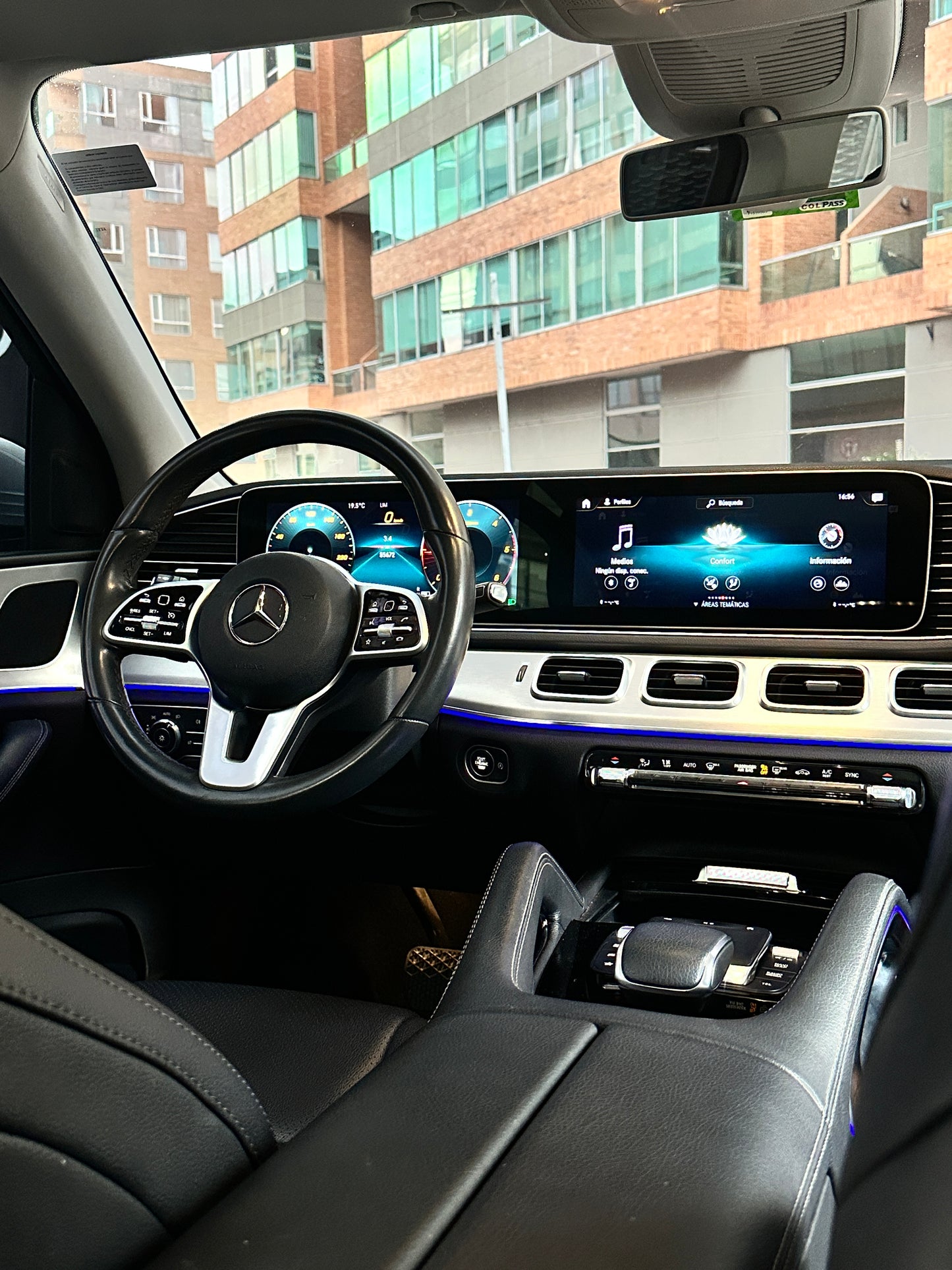 Mercedes-Benz GLE 300D 4MATIC 2020 - Autos 93