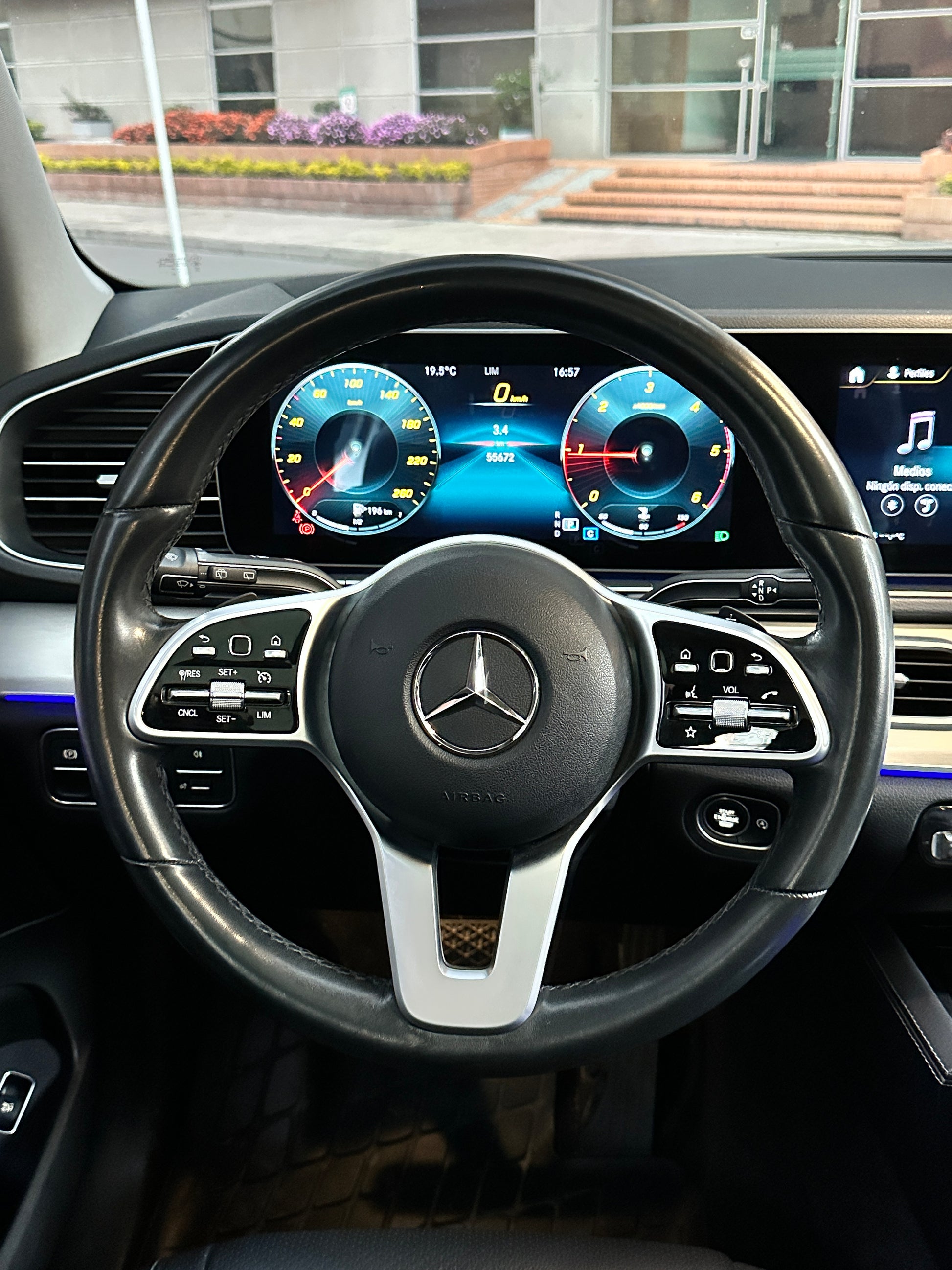 Mercedes-Benz GLE 300D 4MATIC 2020 - Autos 93