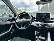 Cargar imagen en el visor de la galería, Audi A4 Sedán Mild Híbrido Modelo 2024
