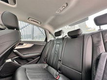 Cargar imagen en el visor de la galería, Audi A4 Sedán Mild Híbrido Modelo 2024
