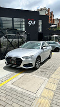 Cargar imagen en el visor de la galería, Audi A4 Sedán Mild Híbrido Modelo 2024
