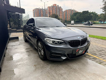 Cargar imagen en el visor de la galería, BMW M235i Coupé Modelo 2015
