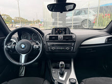 Cargar imagen en el visor de la galería, BMW M235i Coupé Modelo 2015
