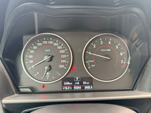 Cargar imagen en el visor de la galería, BMW M235i Coupé Modelo 2015
