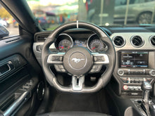 Cargar imagen en el visor de la galería, Ford Mustang GT Convertible 5.0 Modelo 2016
