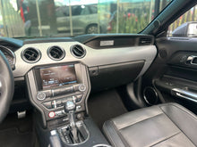 Cargar imagen en el visor de la galería, Ford Mustang GT Convertible 5.0 Modelo 2016
