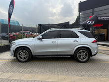 Cargar imagen en el visor de la galería, Mercedes-Benz GLE 450 4MATIC Modelo 2022
