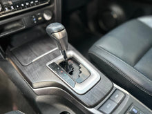 Cargar imagen en el visor de la galería, Toyota Fortuner SRV Modelo 2022
