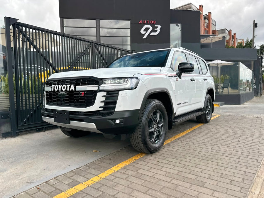 TOYOTA LAND CRUISER 300 GR SPORT BLINDADA (2026)