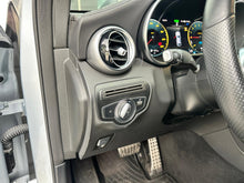 Cargar imagen en el visor de la galería, Mercedes-Benz GLC 300e Coupé 4MATIC Modelo 2022
