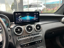 Cargar imagen en el visor de la galería, Mercedes-Benz GLC 300e Coupé 4MATIC Modelo 2022
