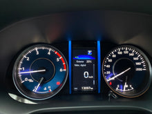 Cargar imagen en el visor de la galería, Toyota Fortuner SR Modelo 2022
