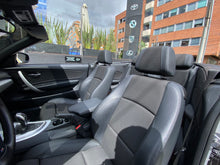 Cargar imagen en el visor de la galería, BMW 135I Cabriolet Modelo 2012

